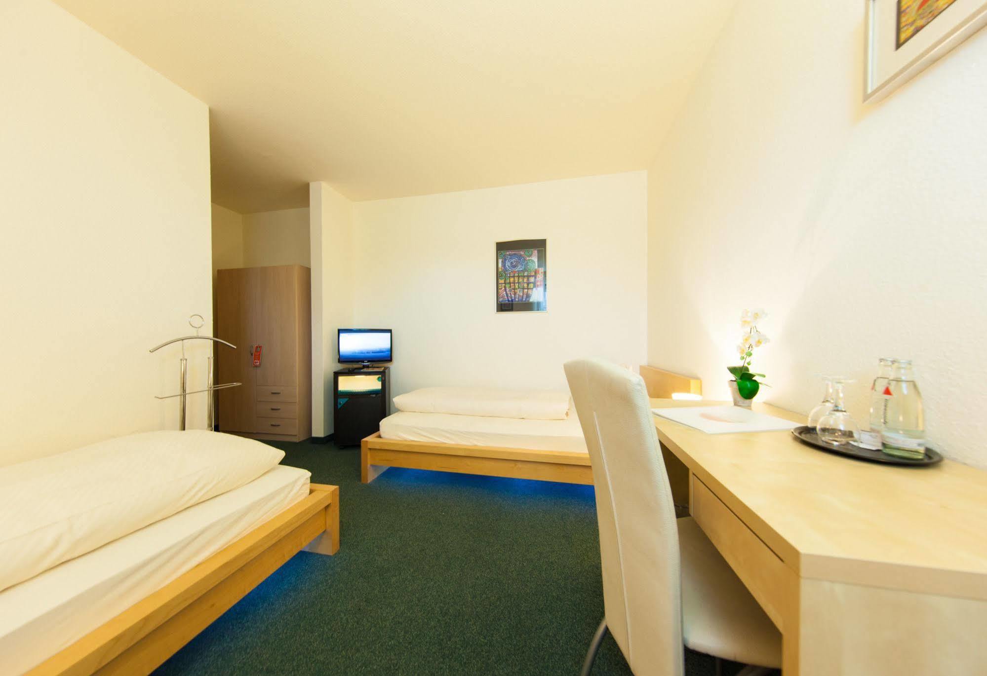Garni-Hotel An Der Weide Berlin Exterior photo